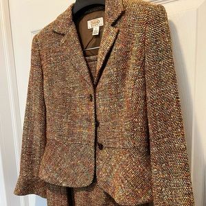 Talbots 2 piece skirt suit.